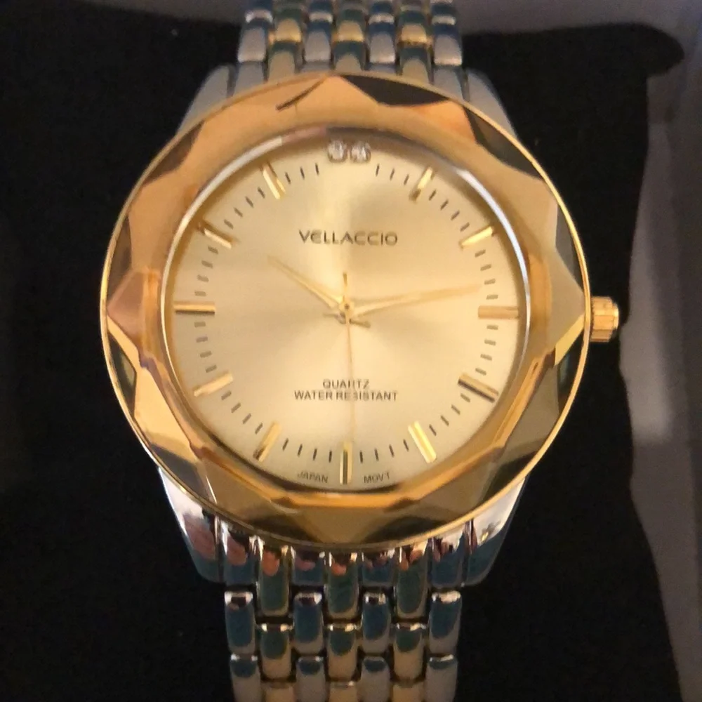 - Men’s Gold Watch - Picture 1 of 7